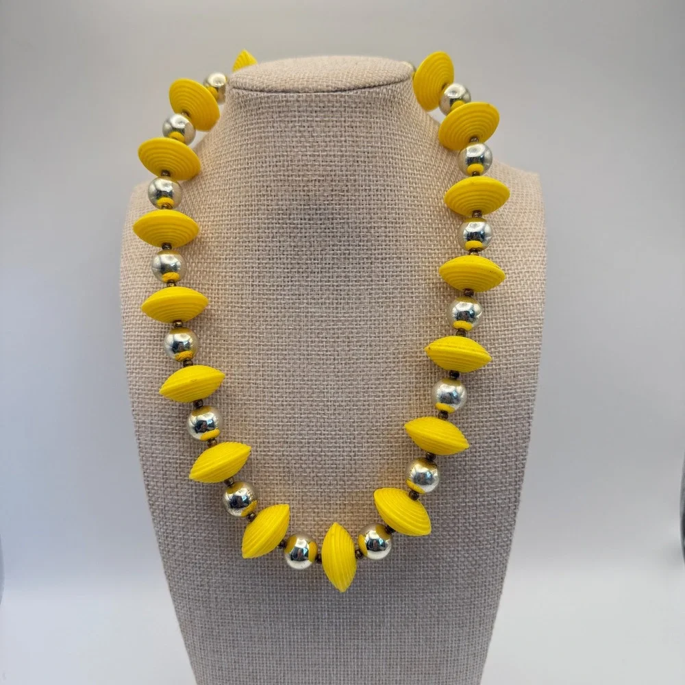 Yellow Bead Necklace‎ Statement Costume Jewelry Silver Tone Accents